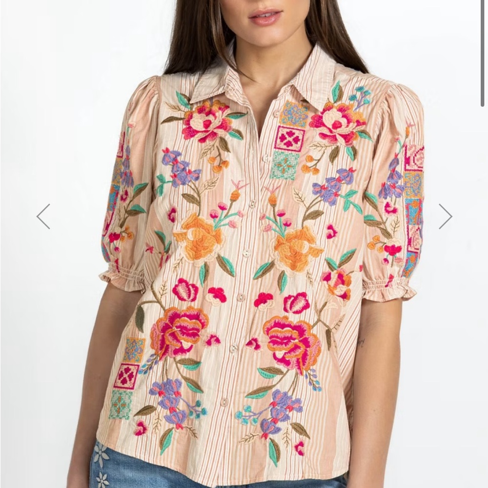 Johnny Was PETUNIA SMOCKED LISBON SHIRT. Size M - Picture 2 of 8